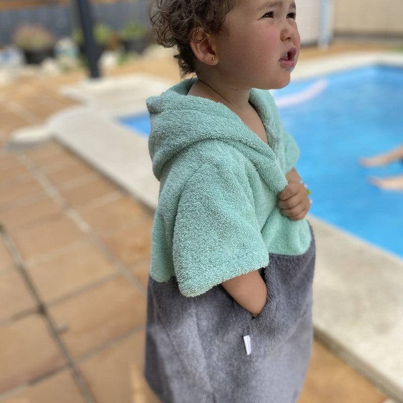 Poncho de surf de niños 17